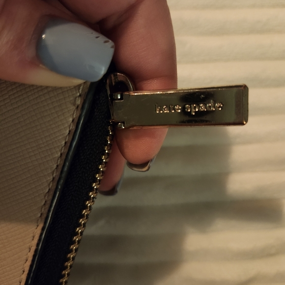 EUC Kate Spade bicolor continental zip wallet - Picture 10 of 11